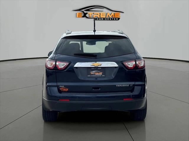 Photo of 2015 Blue Velvet Metallic Chevrolet Traverse