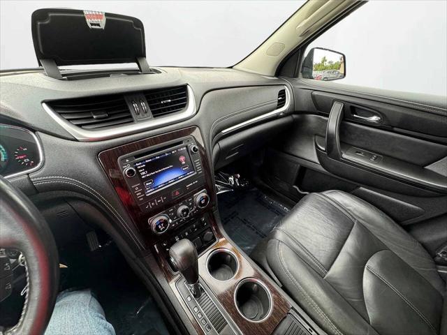 Photo of 2015 Blue Velvet Metallic Chevrolet Traverse