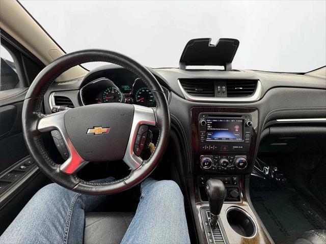Photo of 2015 Blue Velvet Metallic Chevrolet Traverse