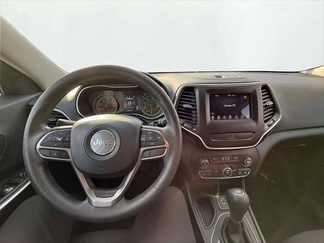 Photo of 2020 Slate Blue Pearlcoat Jeep Cherokee