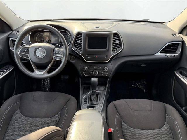 Photo of 2020 Slate Blue Pearlcoat Jeep Cherokee