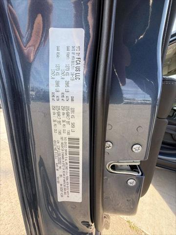 Photo of 2020 Slate Blue Pearlcoat Jeep Cherokee