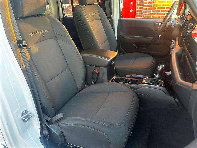 Photo of 2021 Bright White Clearcoat Jeep Wrangler Unlimited