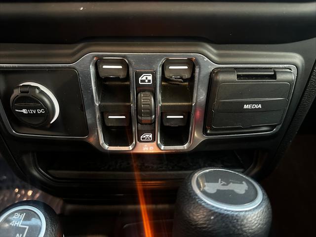 Photo of 2021 Bright White Clearcoat Jeep Wrangler Unlimited