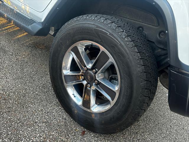 Photo of 2021 Bright White Clearcoat Jeep Wrangler Unlimited