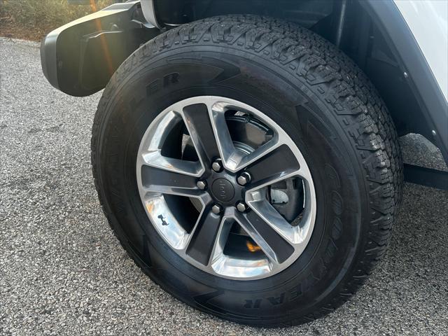 Photo of 2021 Bright White Clearcoat Jeep Wrangler Unlimited