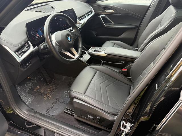 Photo of 2024 Black Sapphire Metallic - 475 BMW X1