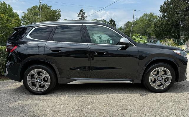 Photo of 2024 Black Sapphire Metallic - 475 BMW X1