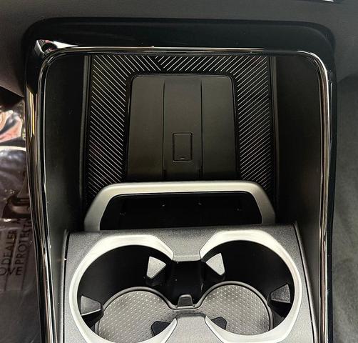 Photo of 2024 Black Sapphire Metallic - 475 BMW X1