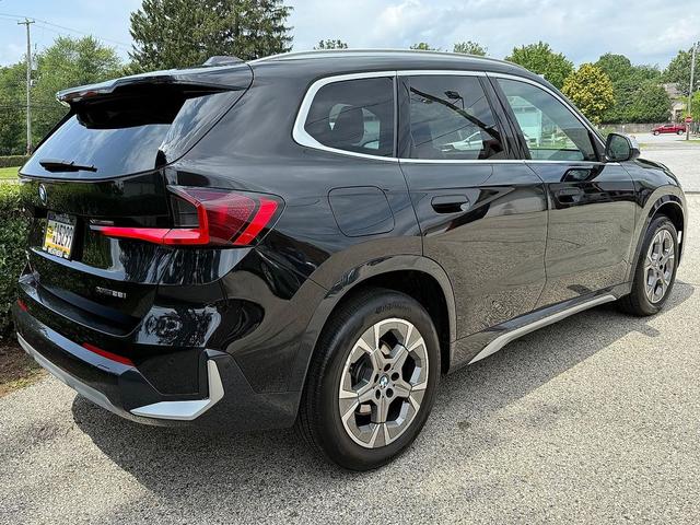 Photo of 2024 Black Sapphire Metallic - 475 BMW X1