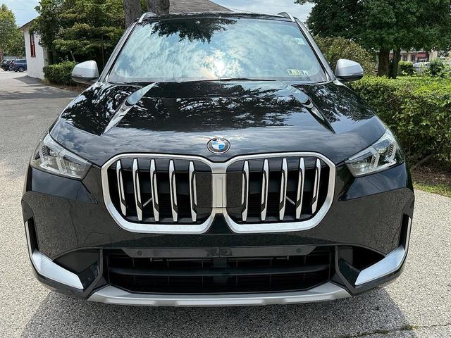 Photo of 2024 Black Sapphire Metallic - 475 BMW X1