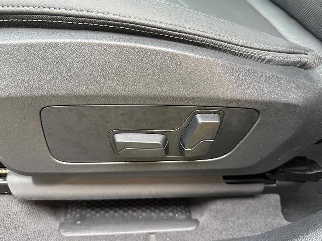 Photo of 2024 Black Sapphire Metallic - 475 BMW X1