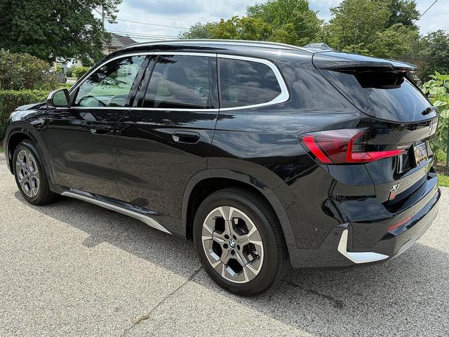 Photo of 2024 Black Sapphire Metallic - 475 BMW X1