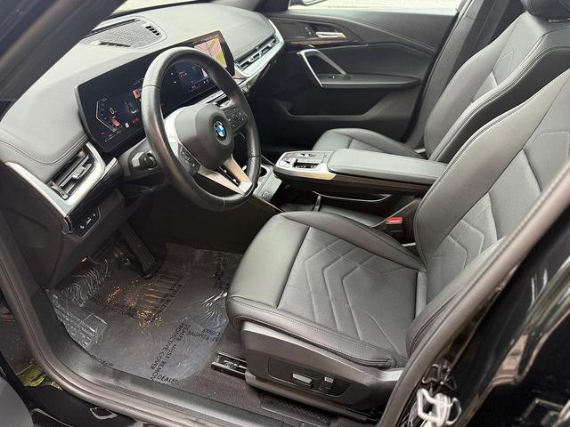 Photo of 2024 Black Sapphire Metallic - 475 BMW X1