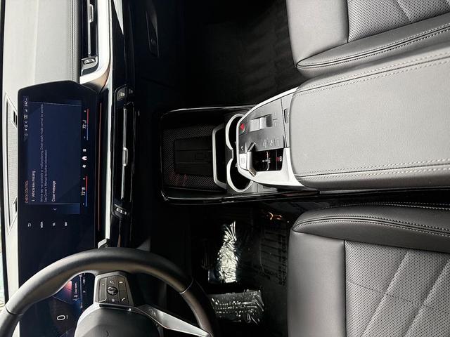 Photo of 2024 Black Sapphire Metallic - 475 BMW X1
