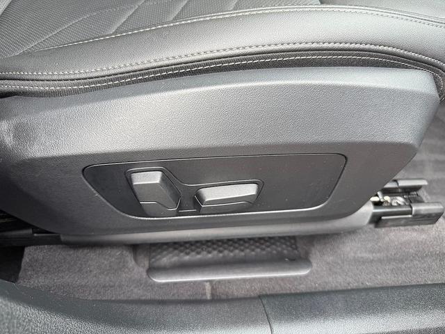 Photo of 2024 Black Sapphire Metallic - 475 BMW X1