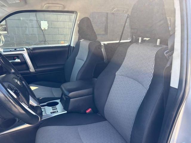 Photo of 2016 Classic Silver Metallic Toyota 4Runner