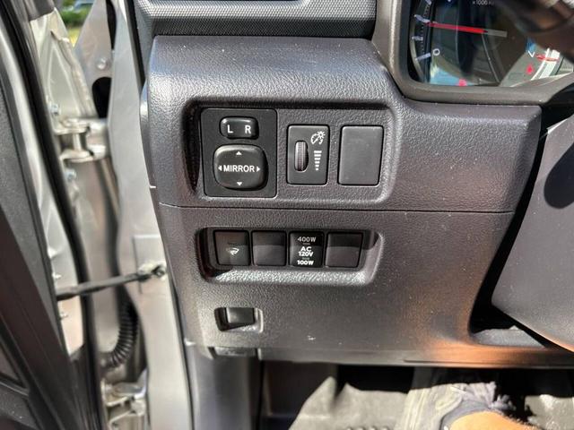 Photo of 2016 Classic Silver Metallic Toyota 4Runner