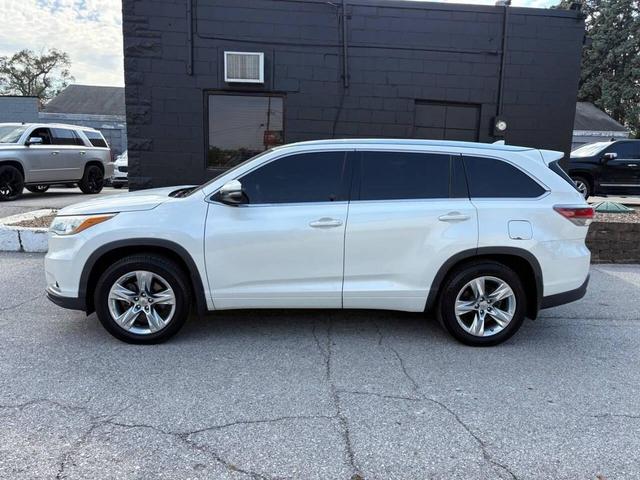 Photo of 2014 Blizzard Pearl Toyota Highlander