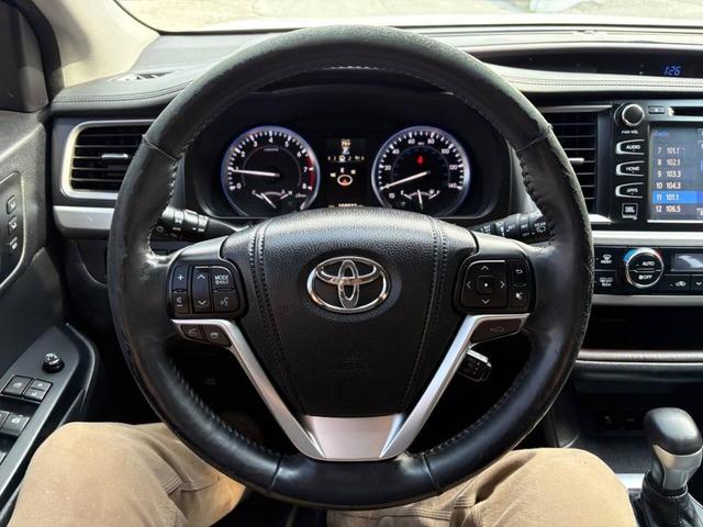 Photo of 2014 Blizzard Pearl Toyota Highlander