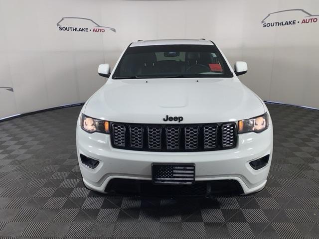 Photo of 2018 Bright White Clearcoat Jeep Grand Cherokee