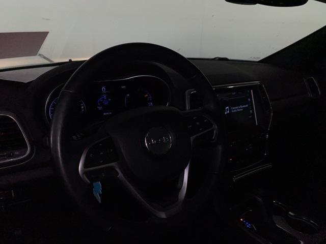 Photo of 2018 Bright White Clearcoat Jeep Grand Cherokee