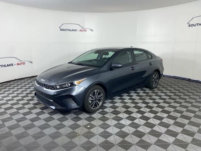 Photo of 2022 Gravity Gray Kia Forte