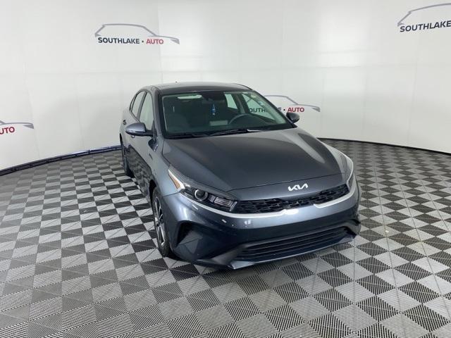 Photo of 2022 Gravity Gray Kia Forte