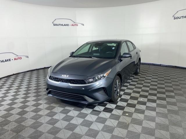 Photo of 2022 Gravity Gray Kia Forte