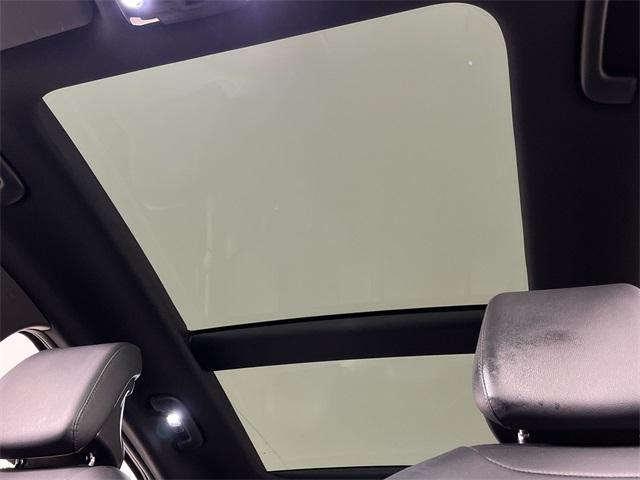 Photo of 2023 Glacial White Pearl Kia Sportage