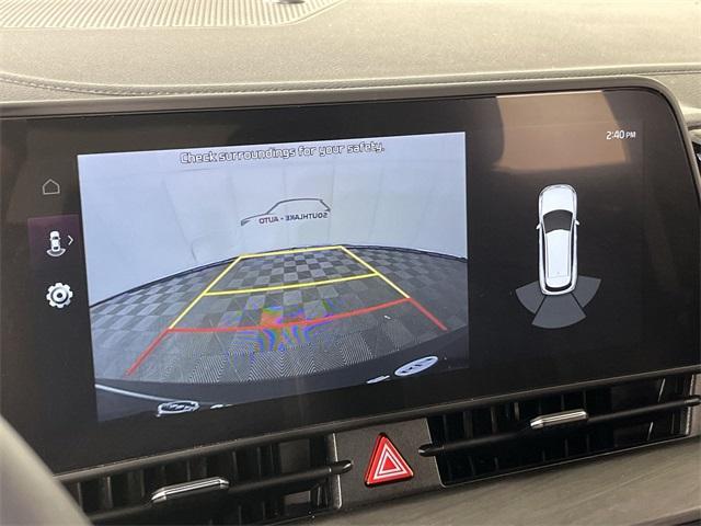 Photo of 2023 Glacial White Pearl Kia Sportage