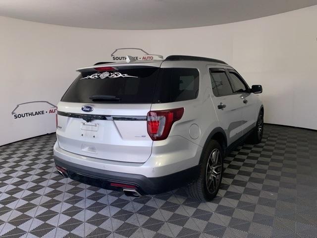 Photo of 2017 Ingot Silver Ford Explorer