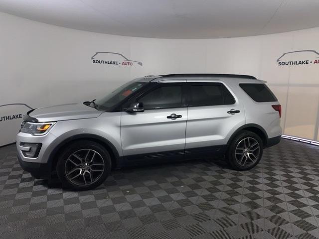 Photo of 2017 Ingot Silver Ford Explorer