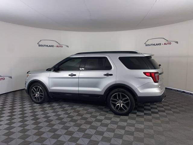 Photo of 2017 Ingot Silver Ford Explorer