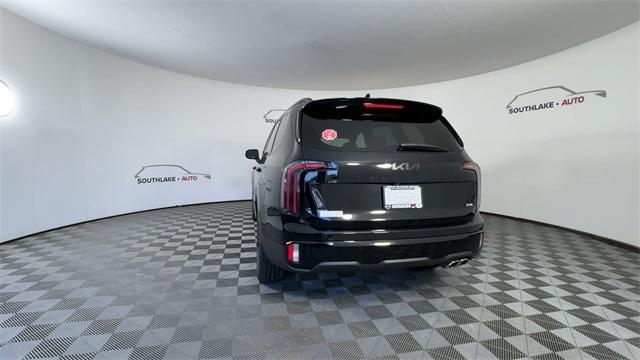 Photo of 2025 Ebony Black Kia Telluride