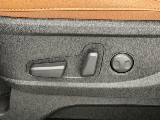 Photo of 2025 Ebony Black Kia Telluride