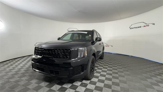 Photo of 2025 Ebony Black Kia Telluride