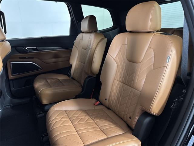 Photo of 2025 Ebony Black Kia Telluride