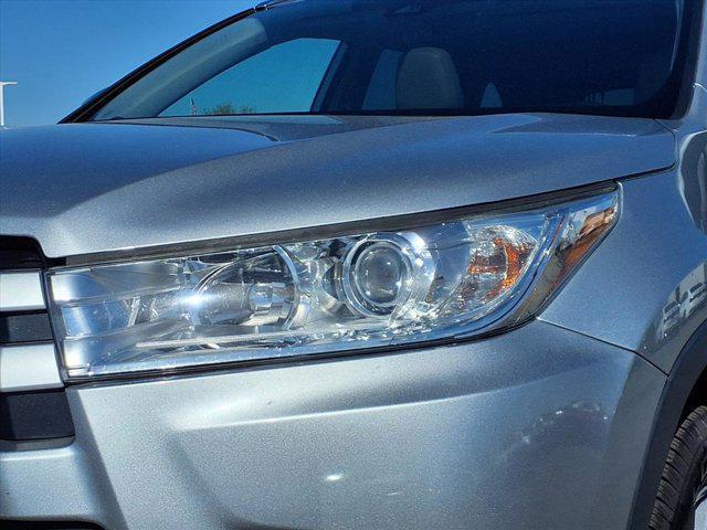 Photo of 2019 Celestial Silver Metallic Toyota Highlander