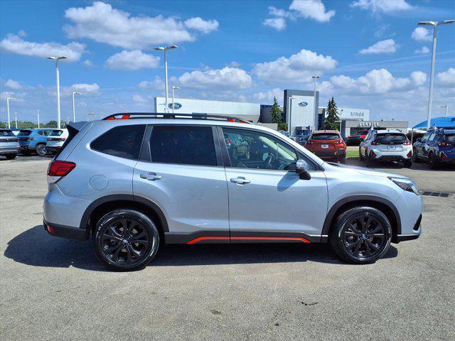 Photo of 2022 Ice Silver Metallic Subaru Forester