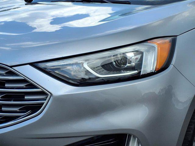 Photo of 2020 Iconic Silver Metallic Ford Edge