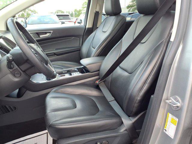 Photo of 2020 Iconic Silver Metallic Ford Edge