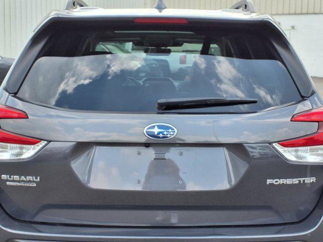 Photo of 2022 Magnetite Gray Metallic Subaru Forester