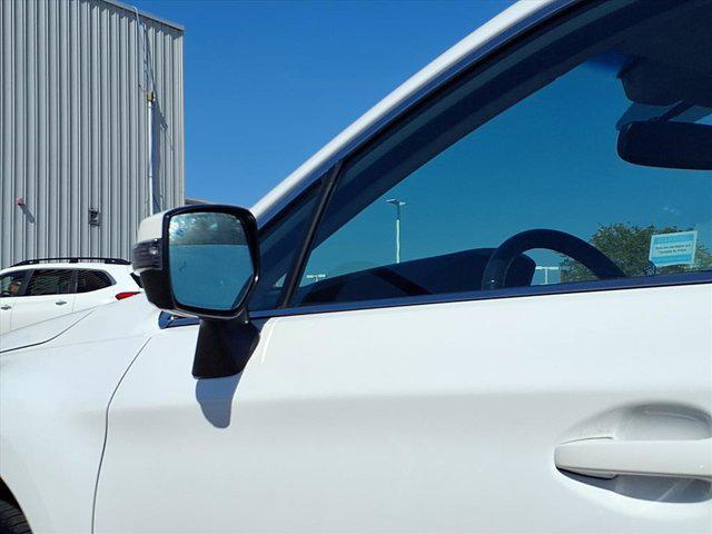 Photo of 2016 Crystal White Pearl Subaru Outback