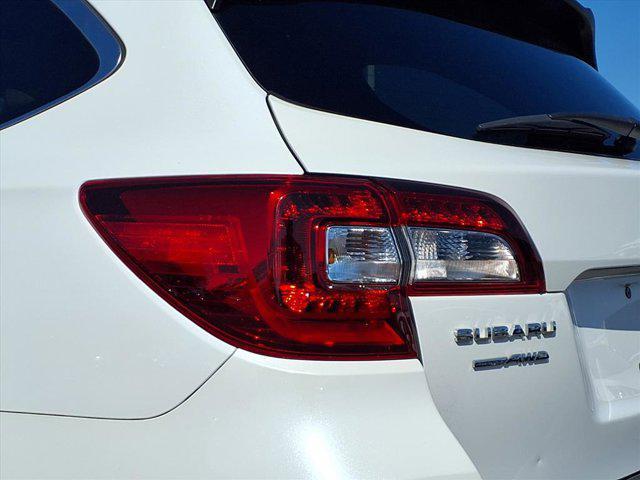 Photo of 2016 Crystal White Pearl Subaru Outback