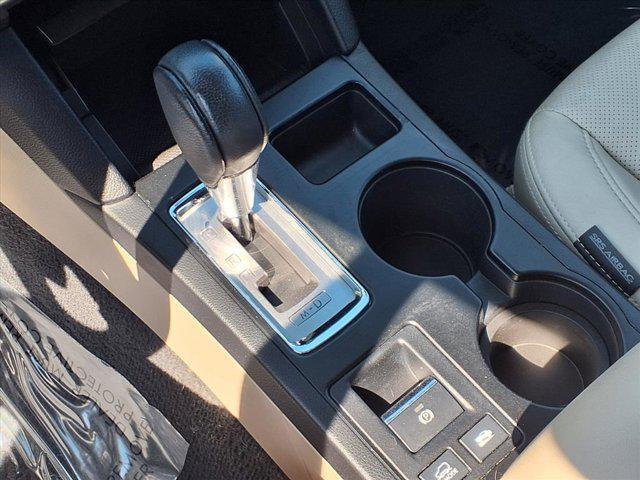 Photo of 2016 Crystal White Pearl Subaru Outback