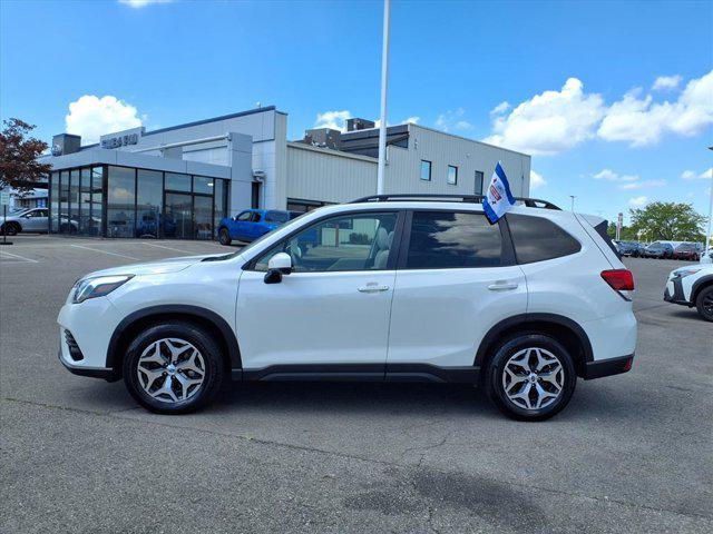 Photo of 2022 Crystal White Pearl Subaru Forester