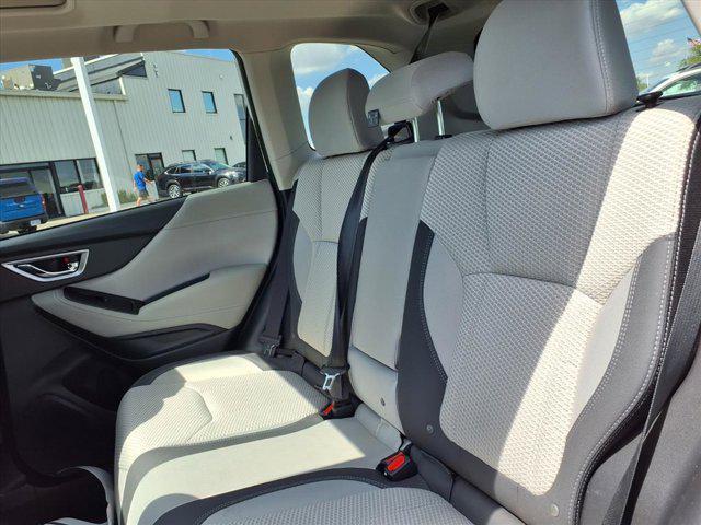 Photo of 2022 Crystal White Pearl Subaru Forester