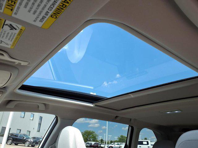 Photo of 2022 Crystal White Pearl Subaru Forester