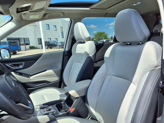 Photo of 2022 Crystal White Pearl Subaru Forester